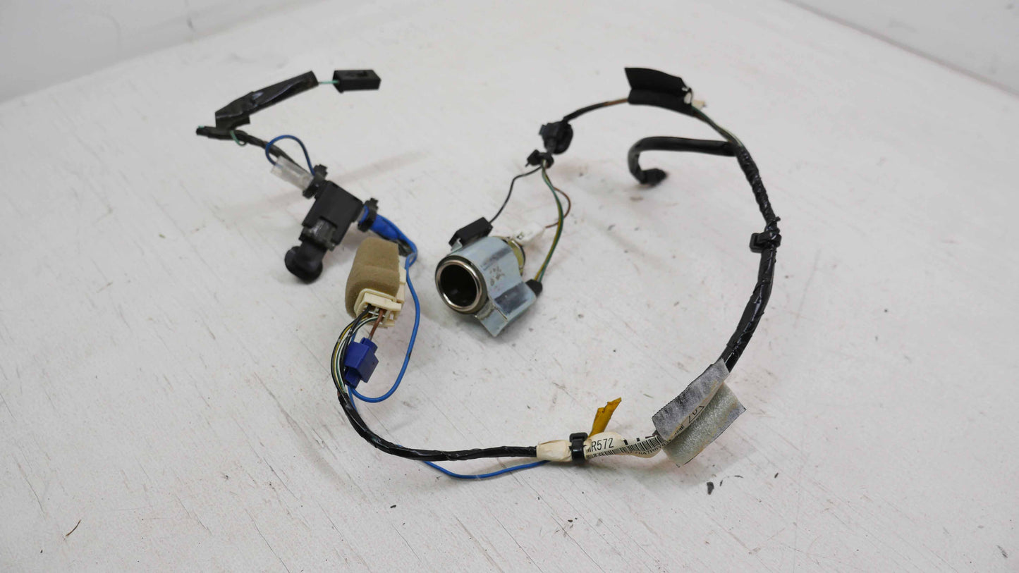 Cigarette Lighter 12v Socket and Fuse - Fits Mitsubishi Lancer CS-ES Sedan 2002-2007