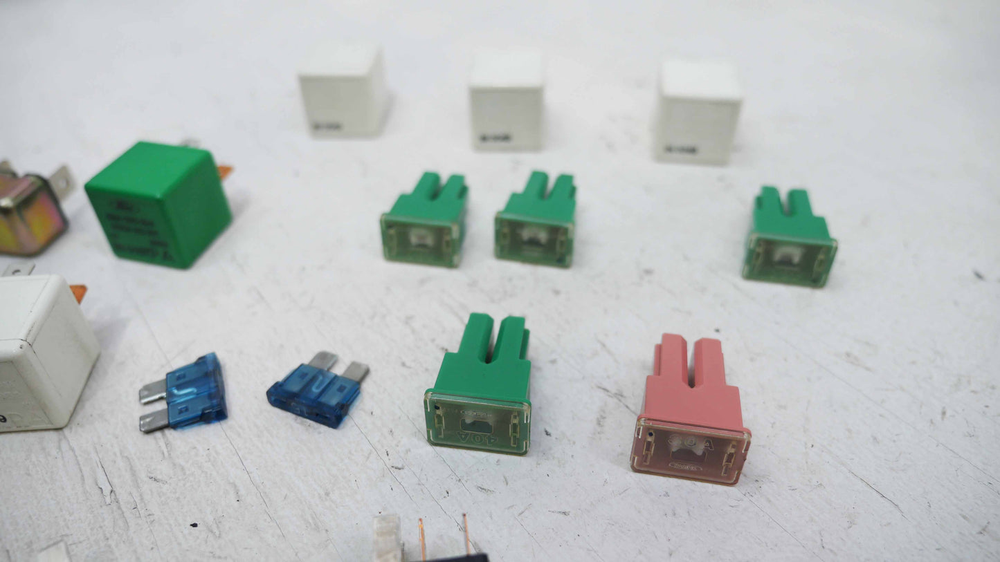 Assorted Fuses and Relays - Fits Ford Falcon AU 1998-2002