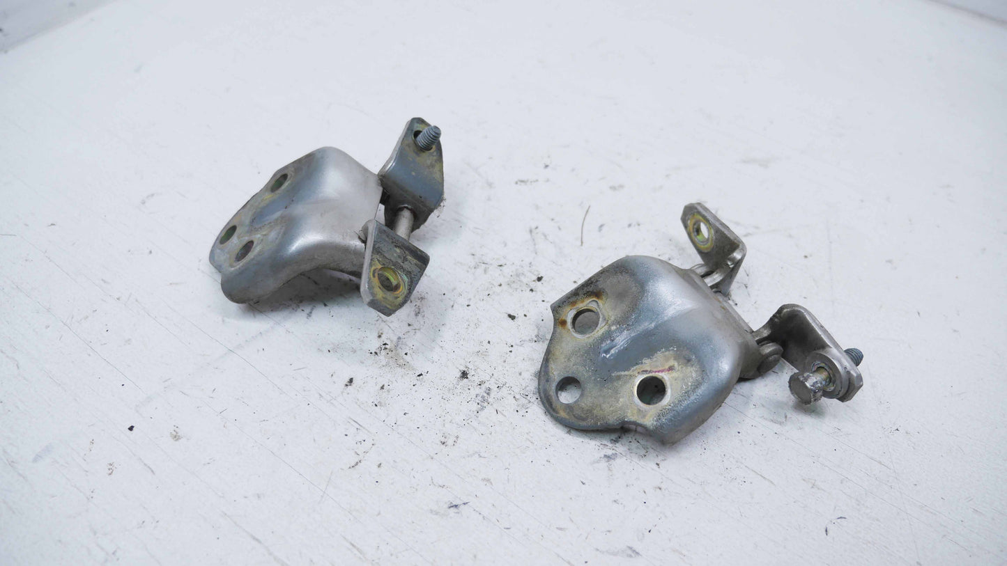 RH Front Door Hinges - Fits Mitsubishi Magna Verada TL-TW-KL-KW 2003-2005