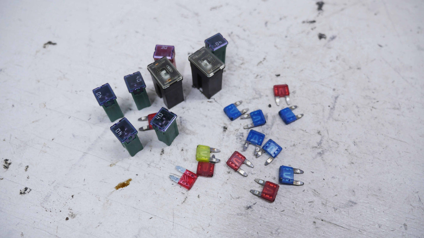 Assorted Fuses - Fits Nissan X-Trail T30 2001-2007