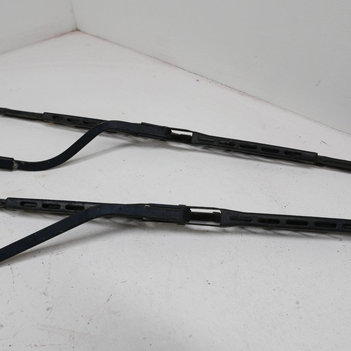 Front Wiper Arms - Fits Ford Falcon AU XR6 XR8 1998-2002