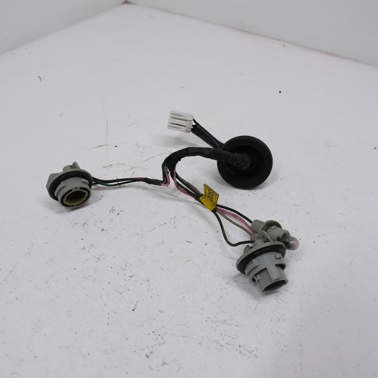 Tail Light Lens Sockets Plug and Wire - Fits Hyundai Elantra MD Premium 2011-2015
