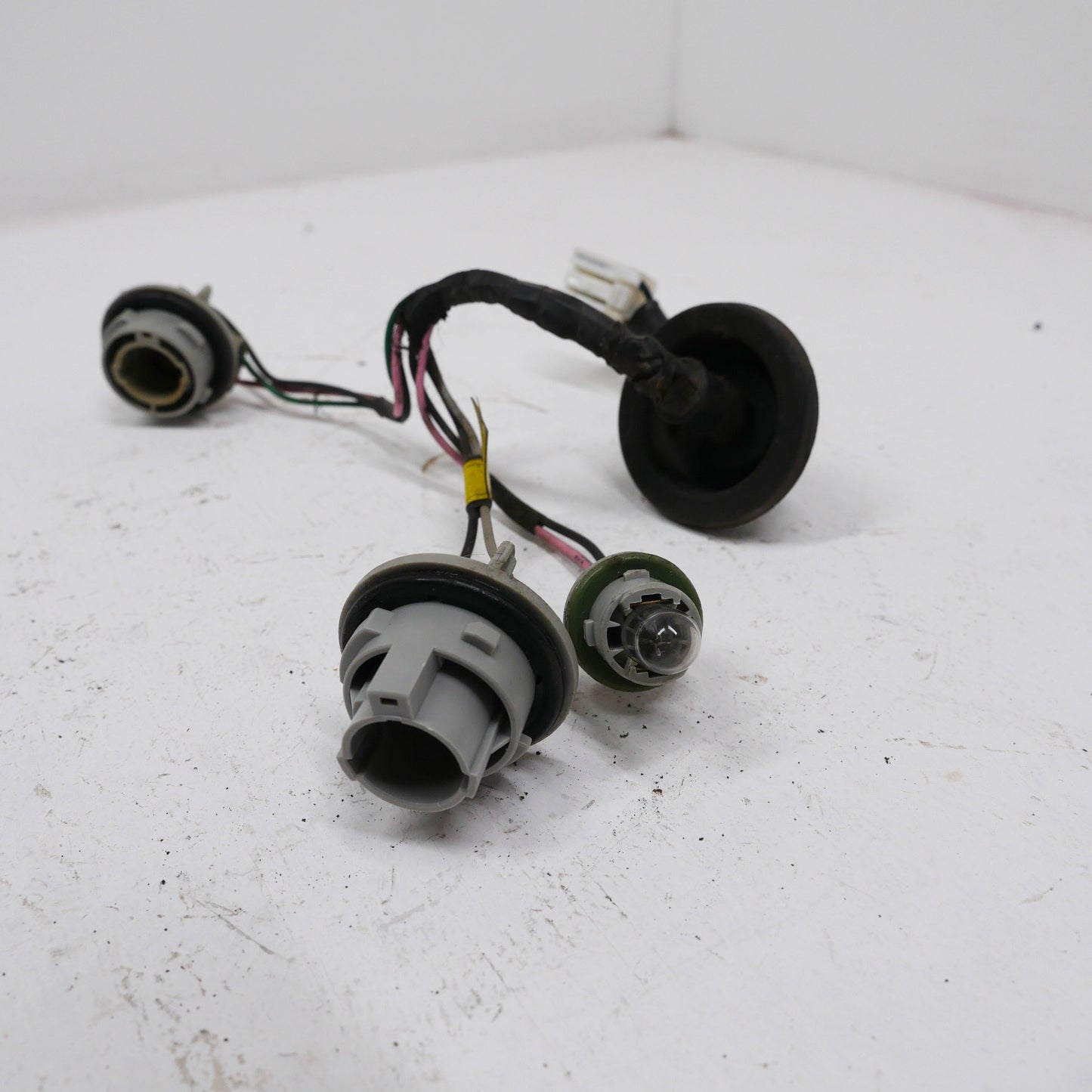 Tail Light Lens Sockets Plug and Wire - Fits Hyundai Elantra MD Premium 2011-2015