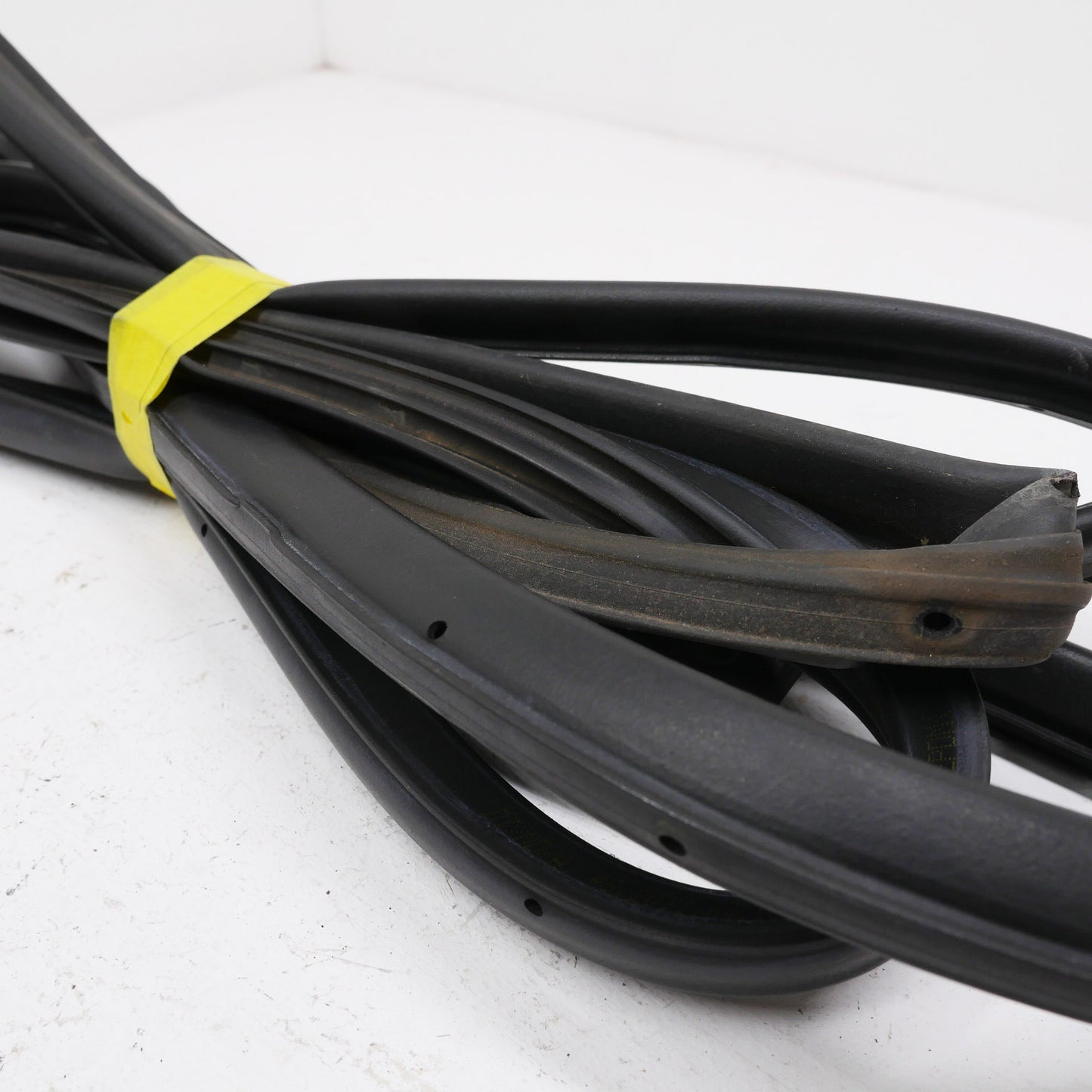 RH Front Door Rubber Seal - Fits Hyundai Elantra MD Premium 2011-2015