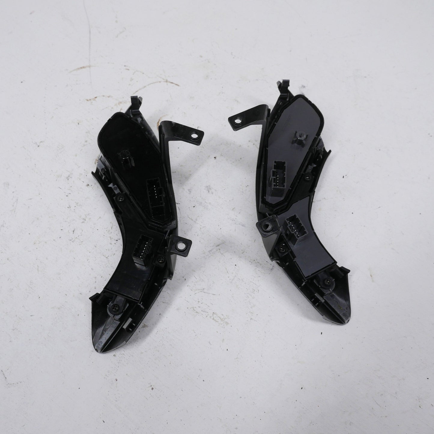 Steering Wheel Button Control Switch - Fits Hyundai Elantra MD Premium 2011-2015