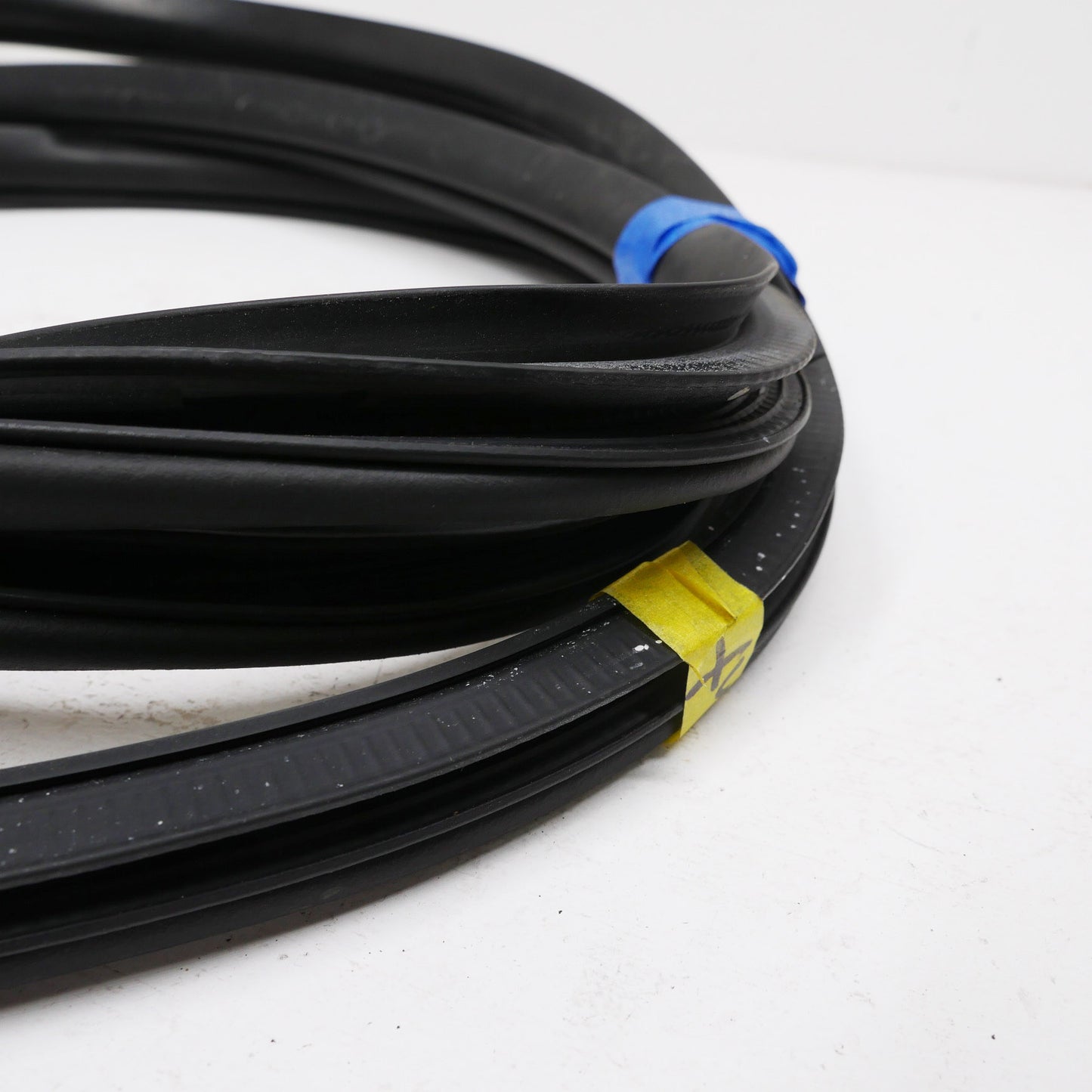 RH Front Pinch Weld Body Rubber - Fits Hyundai Elantra MD Premium 2011-2015