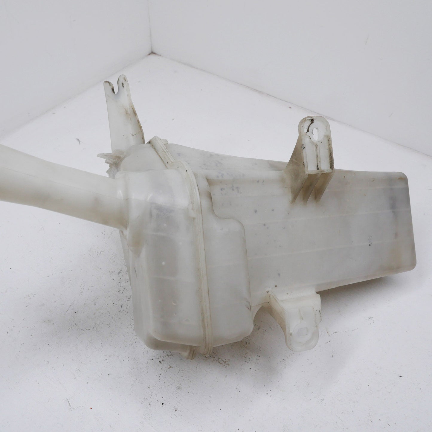 Windscreen Washer Bottle and Pump - Fits Hyundai Elantra MD Premium 2011-2015