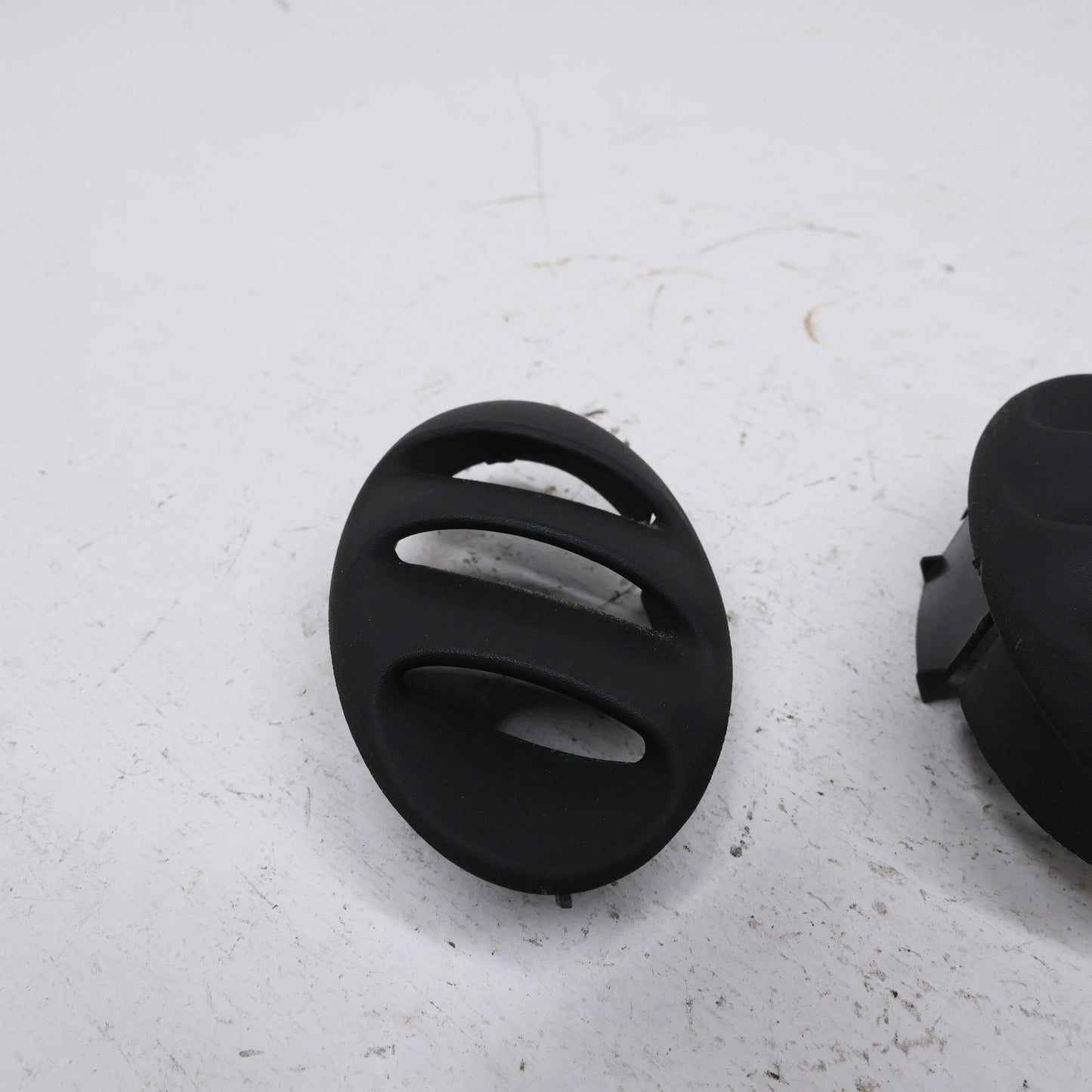 LH and RH Top Dash Vents Black - Fits Ford Falcon AU SR 1998-2002