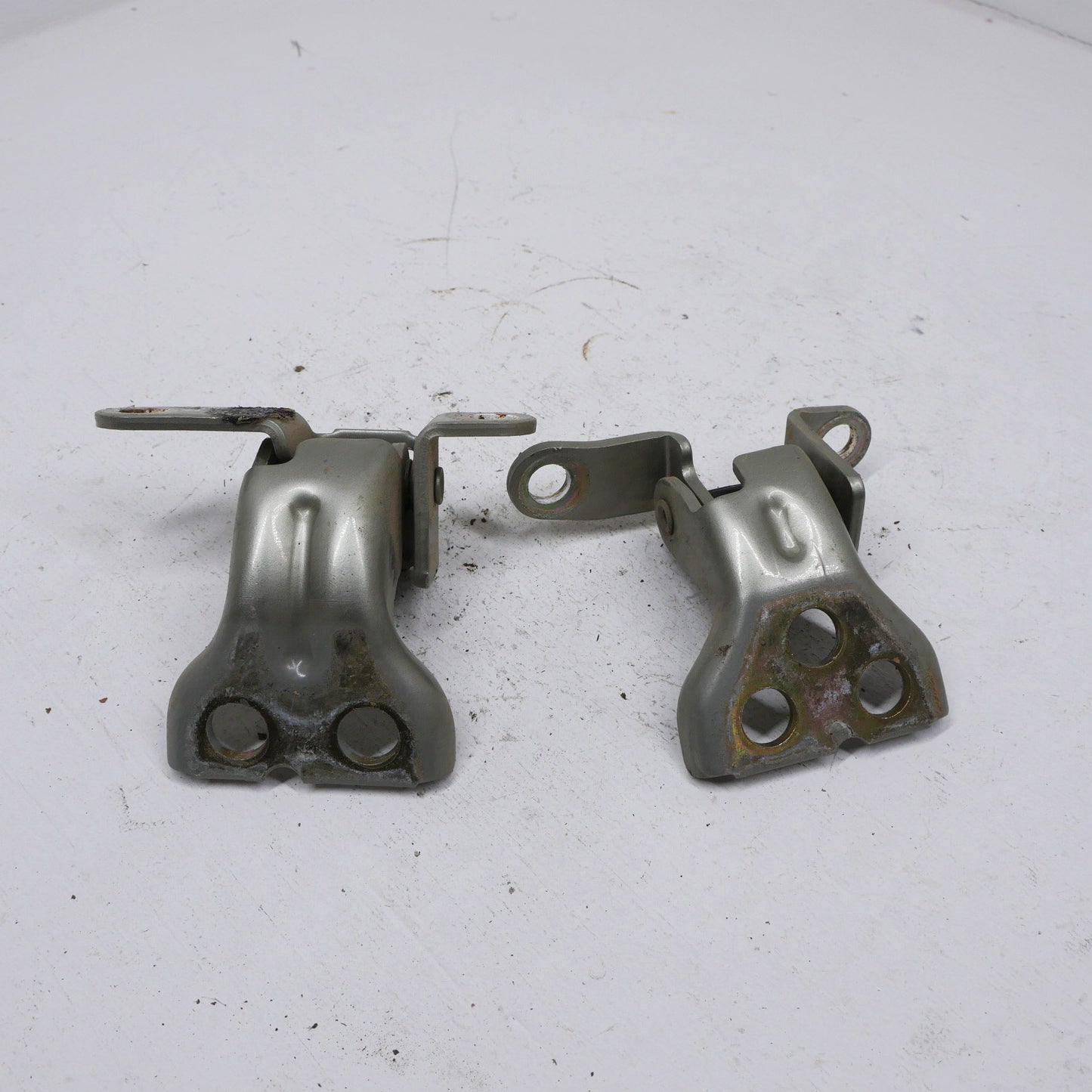 LH Rear Door Hinges - Fits Ford Falcon AU SR 1998-2002