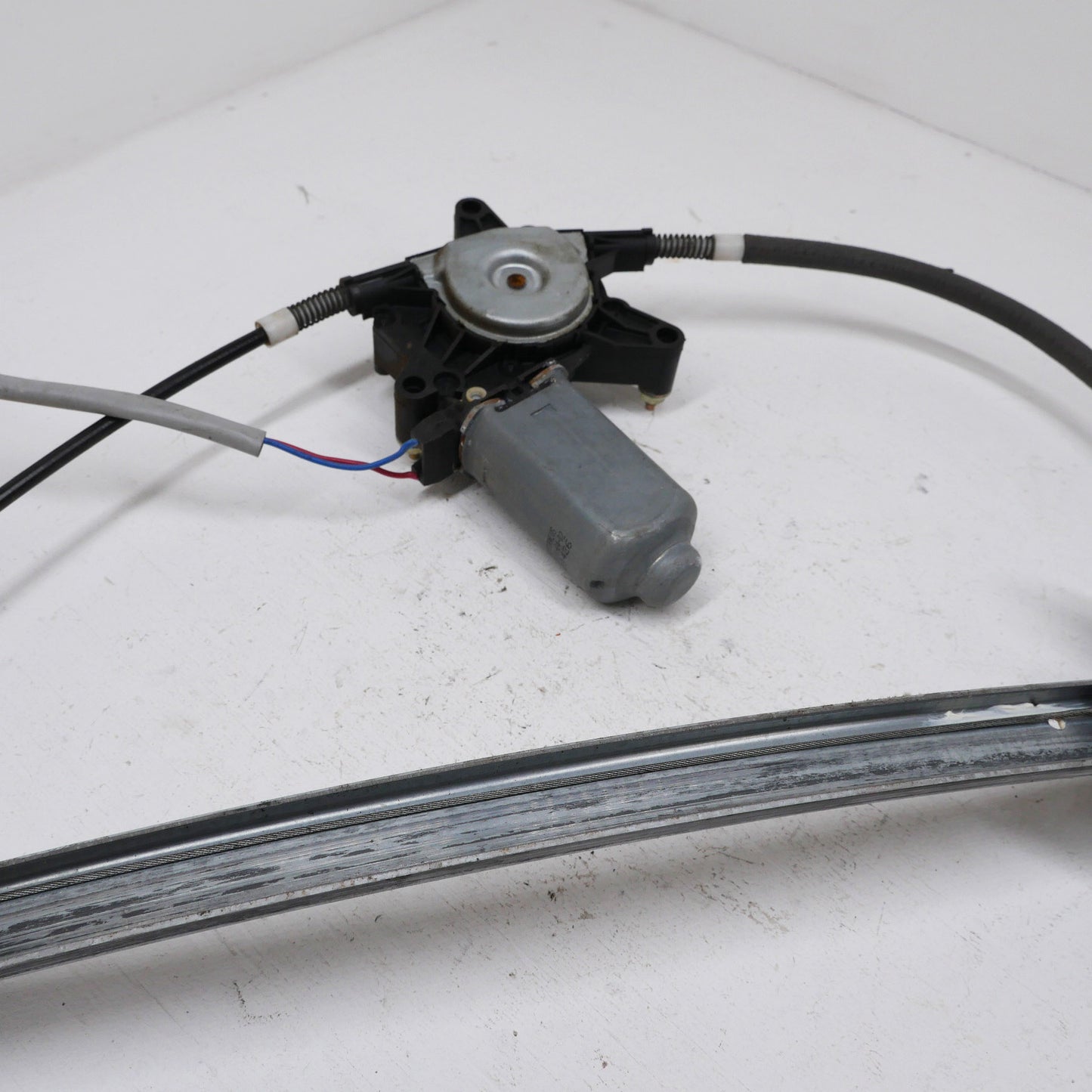 RH Front Power Window Regulator - Fits Ford Falcon AU SR 1998-2002