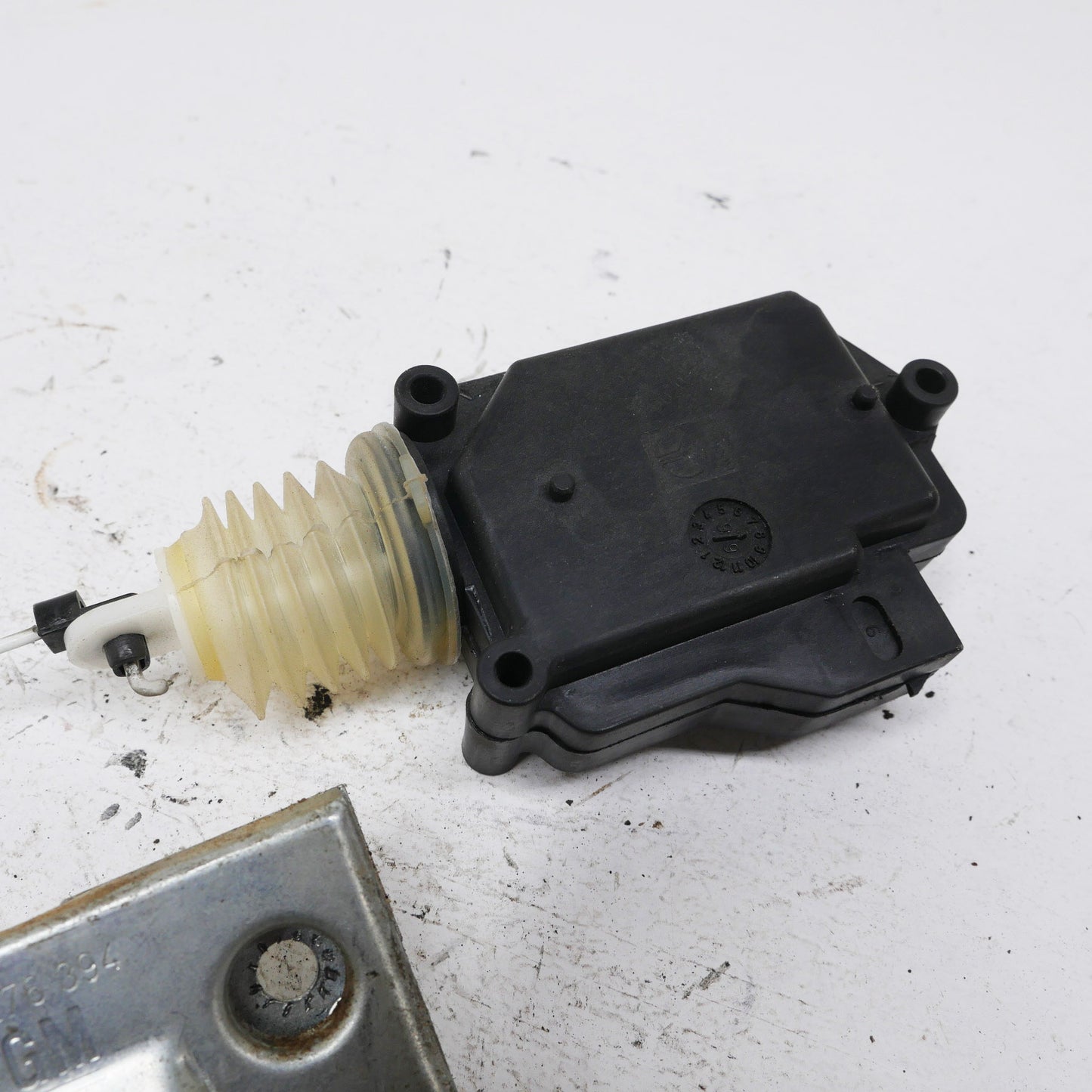 Boot Latch, Striker and Popper Mechanism - Fits Holden Commodore VT 1997-2000