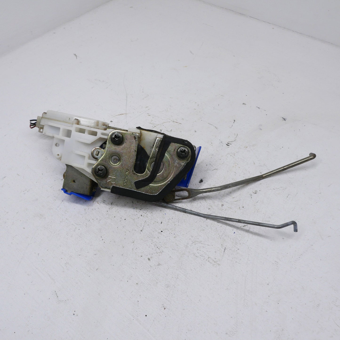 LH Front Door Lock Latch - Fits Mitsubishi Magna ES TL-TW 2003-2005