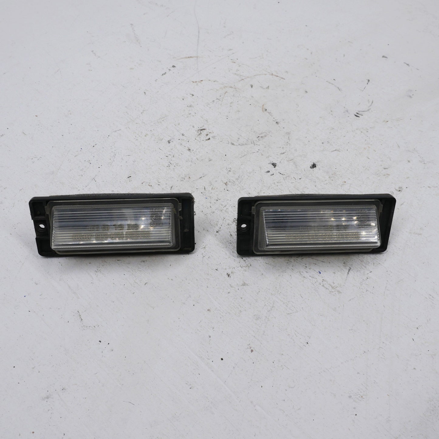 Boot License Plate Light Lens - Fits Mitsubishi Magna ES TL-TW 2003-2005