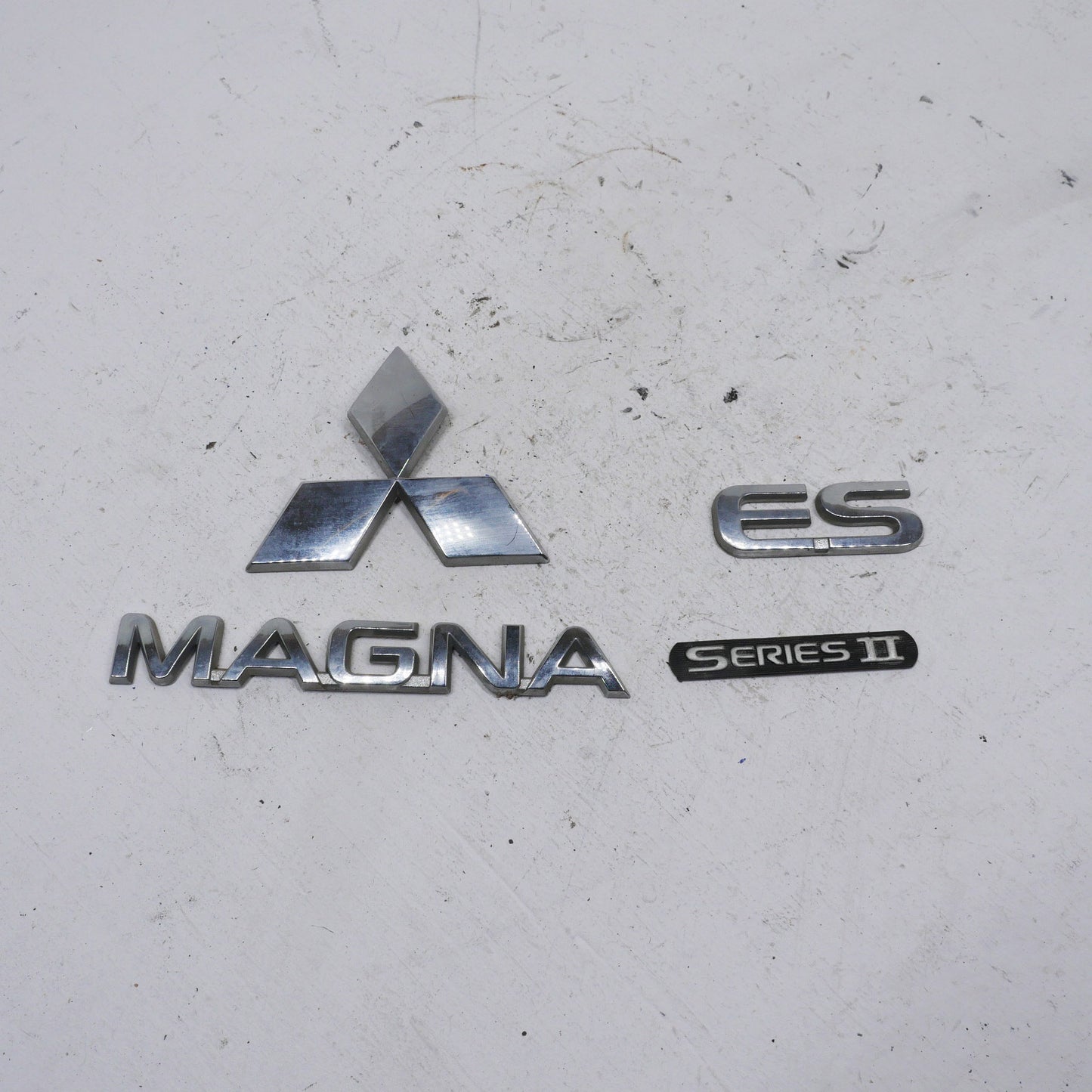 Boot Badges ES - Fits Mitsubishi Magna ES TL-TW 2003-2005