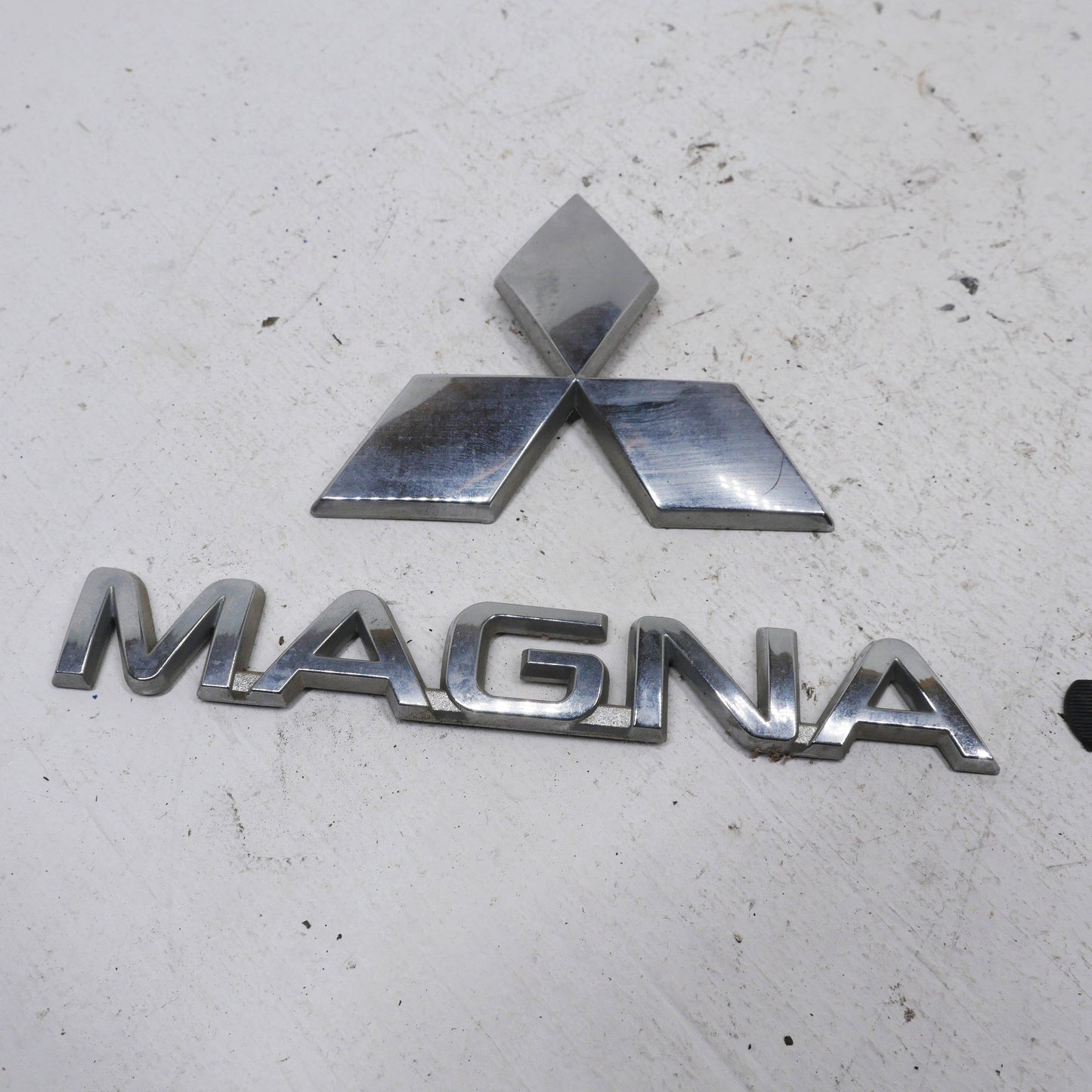 Boot Badges ES - Fits Mitsubishi Magna ES TL-TW 2003-2005