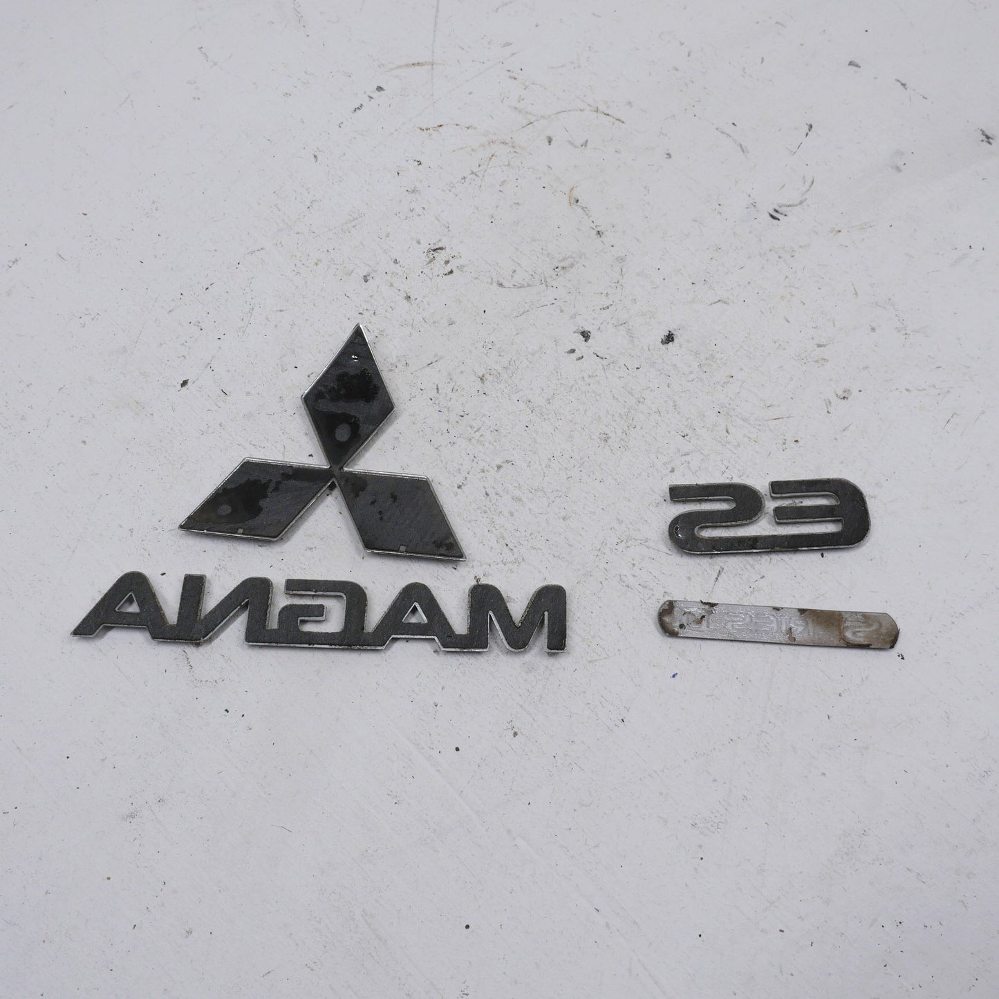 Boot Badges ES - Fits Mitsubishi Magna ES TL-TW 2003-2005