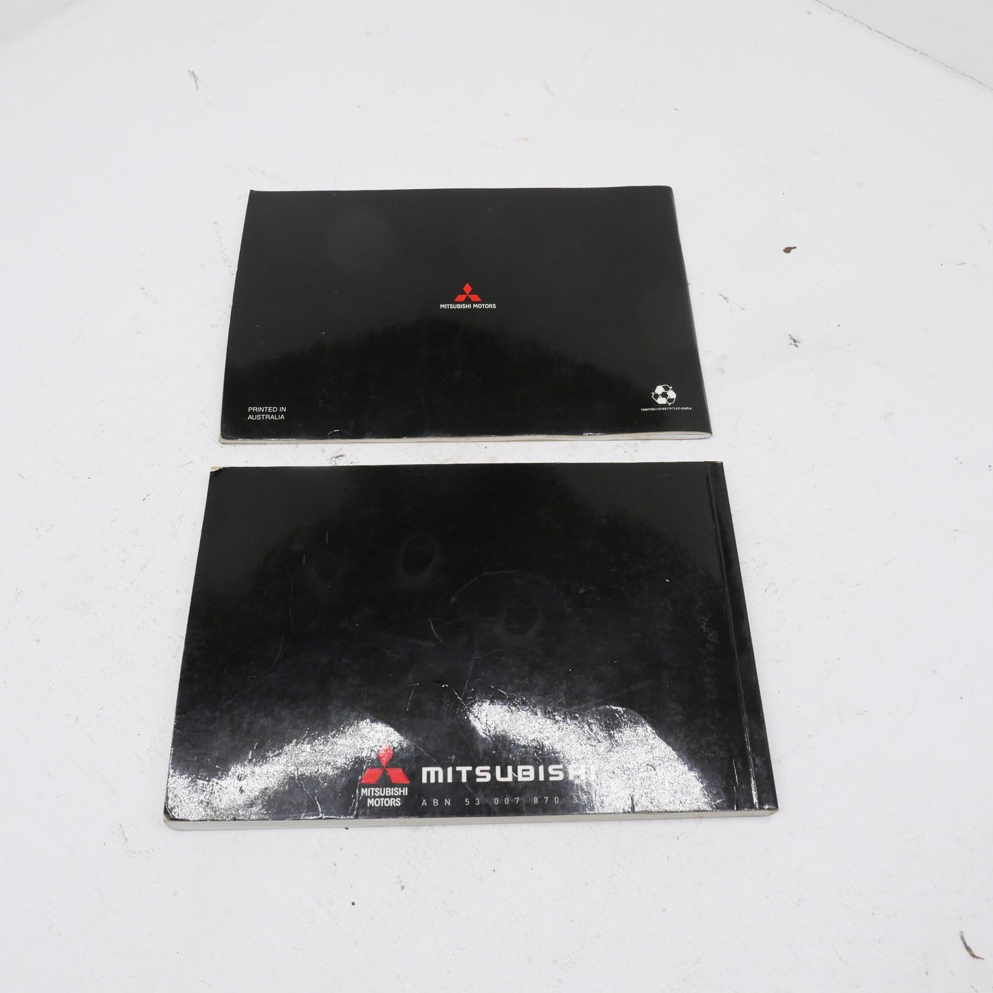 Owners Manual and Service Book - Fits Mitsubishi Magna ES TL-TW 2003-2005