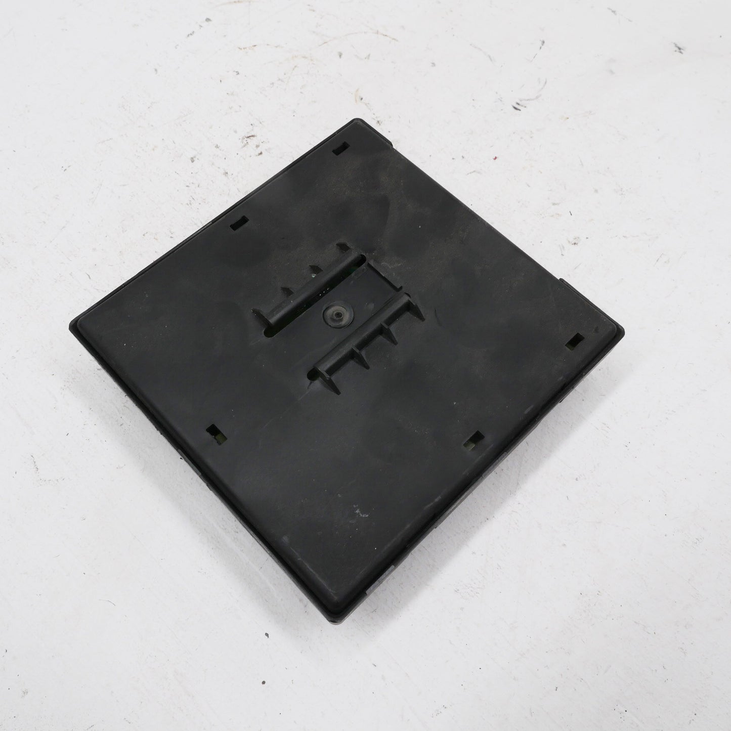 Body Control Module BCM MR928911 - Fits Mitsubishi Magna ES TL-TW 2003-2005