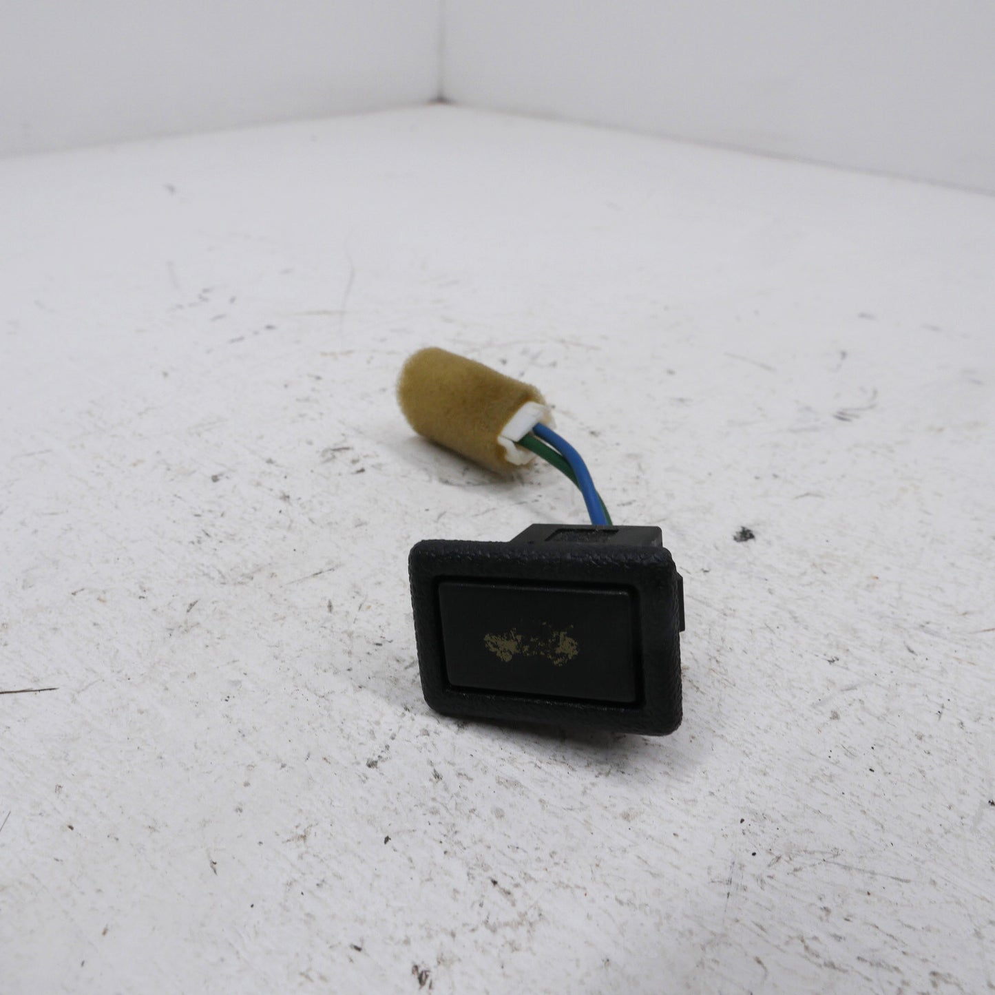 Boot Popper Button - Fits Mitsubishi Magna ES TL-TW 2003-2005