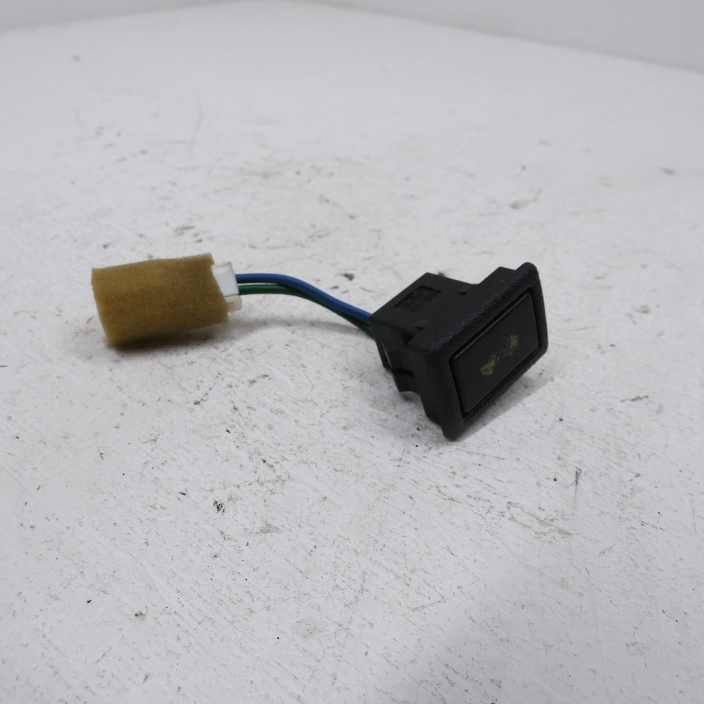 Boot Popper Button - Fits Mitsubishi Magna ES TL-TW 2003-2005