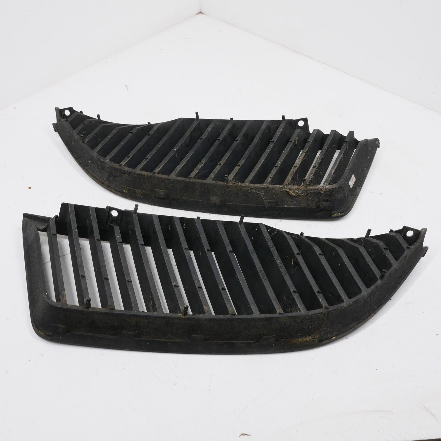 Bumper Grille Inserts Black - Fits Mitsubishi Magna ES TL-TW 2003-2005