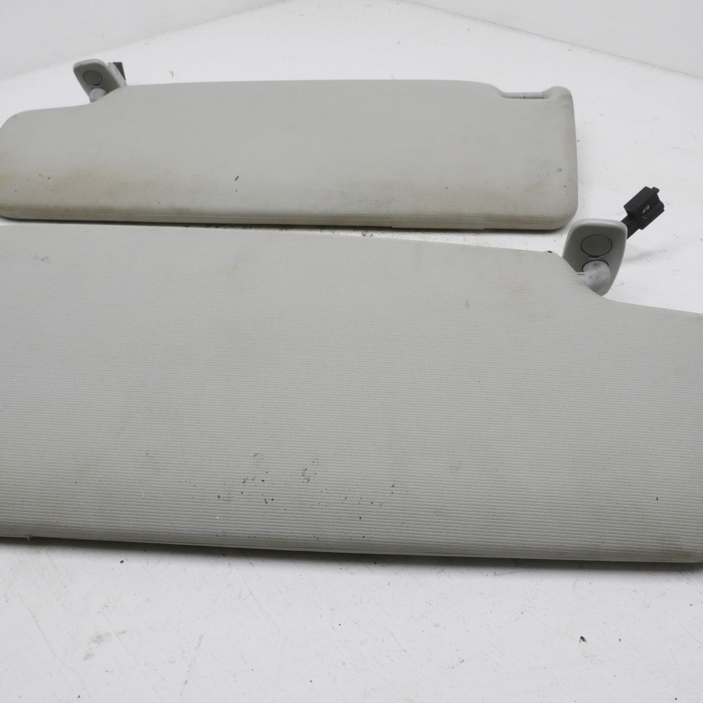 RH and LH Sun Visors - Fits Volkswagen Golf Mk4 1J Hatch 1997-2003