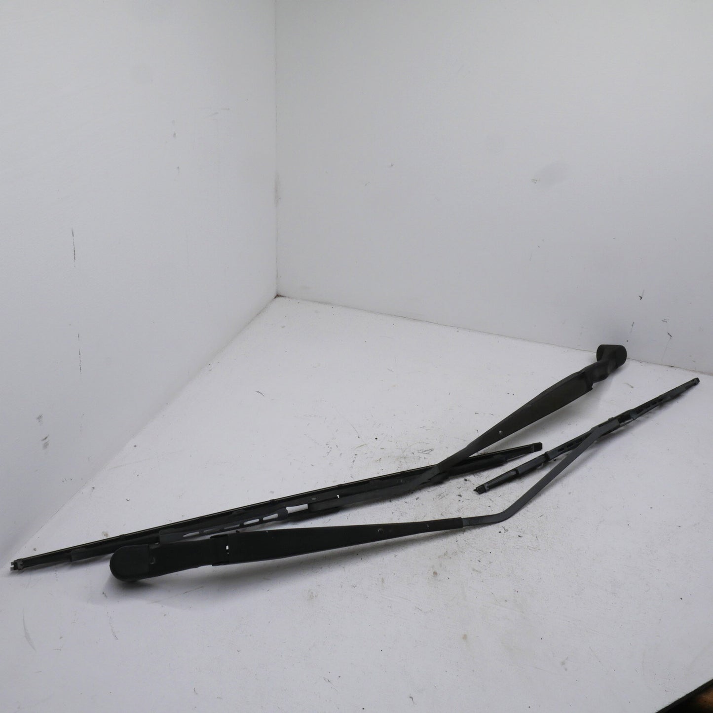 Front Windshield Wiper Arms - Fits Mitsubishi Lancer CS Facelift 2002-2007