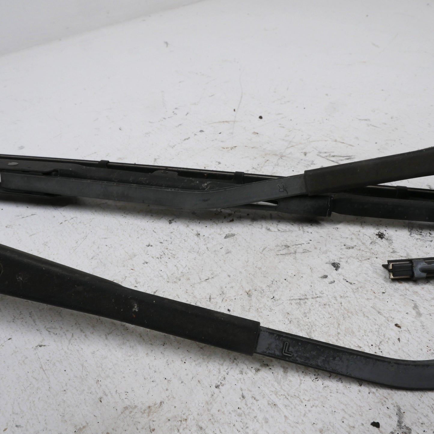 Front Windshield Wiper Arms - Fits Mitsubishi Lancer CS Facelift 2002-2007