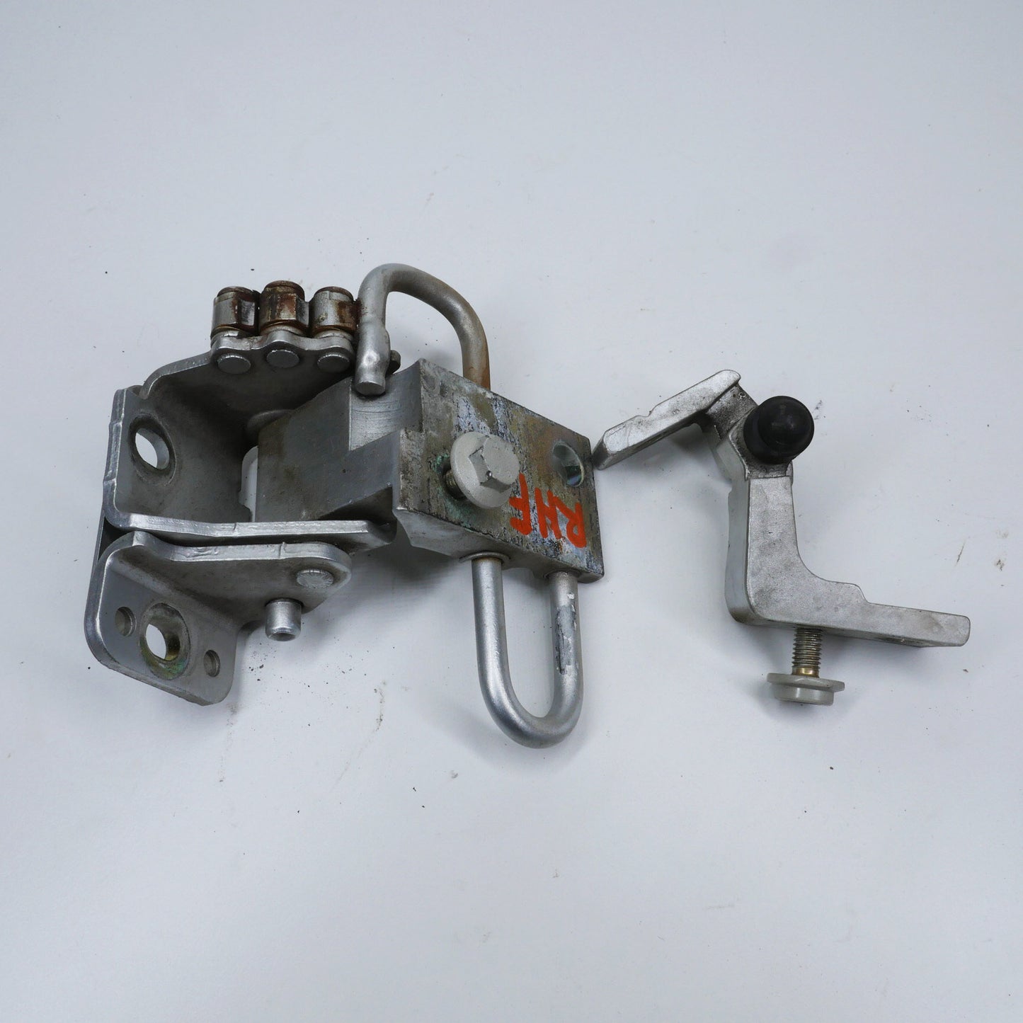 RH Front Door Hinges - Fits Volkswagen Golf Mk4 1J Hatch 1997-2003