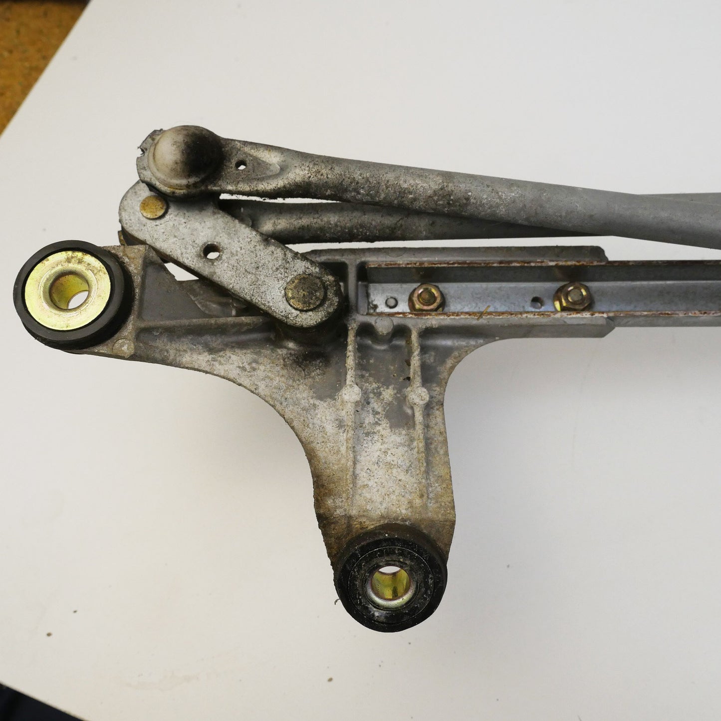 Front Windshield Wiper Motor and Linkages - Fits Honda CRV RD1 SUV Gen1 1997-2001