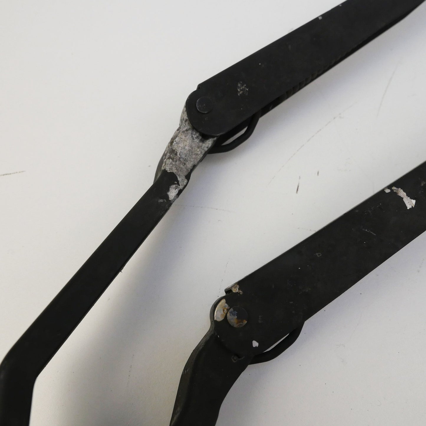 Front Windshield Wiper Arms - Fits Honda CRV RD1 SUV Gen1 1997-2001