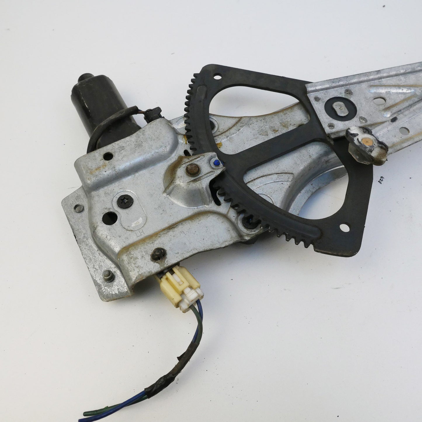 LH Front Power Window Regulator Motor Sedan - Fits Holden Commodore VZ 2004-2006