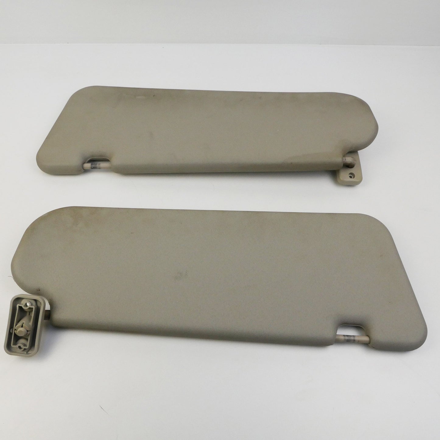 LH and RH Sun Visors - Fits Holden Commodore VZ 2004-2006