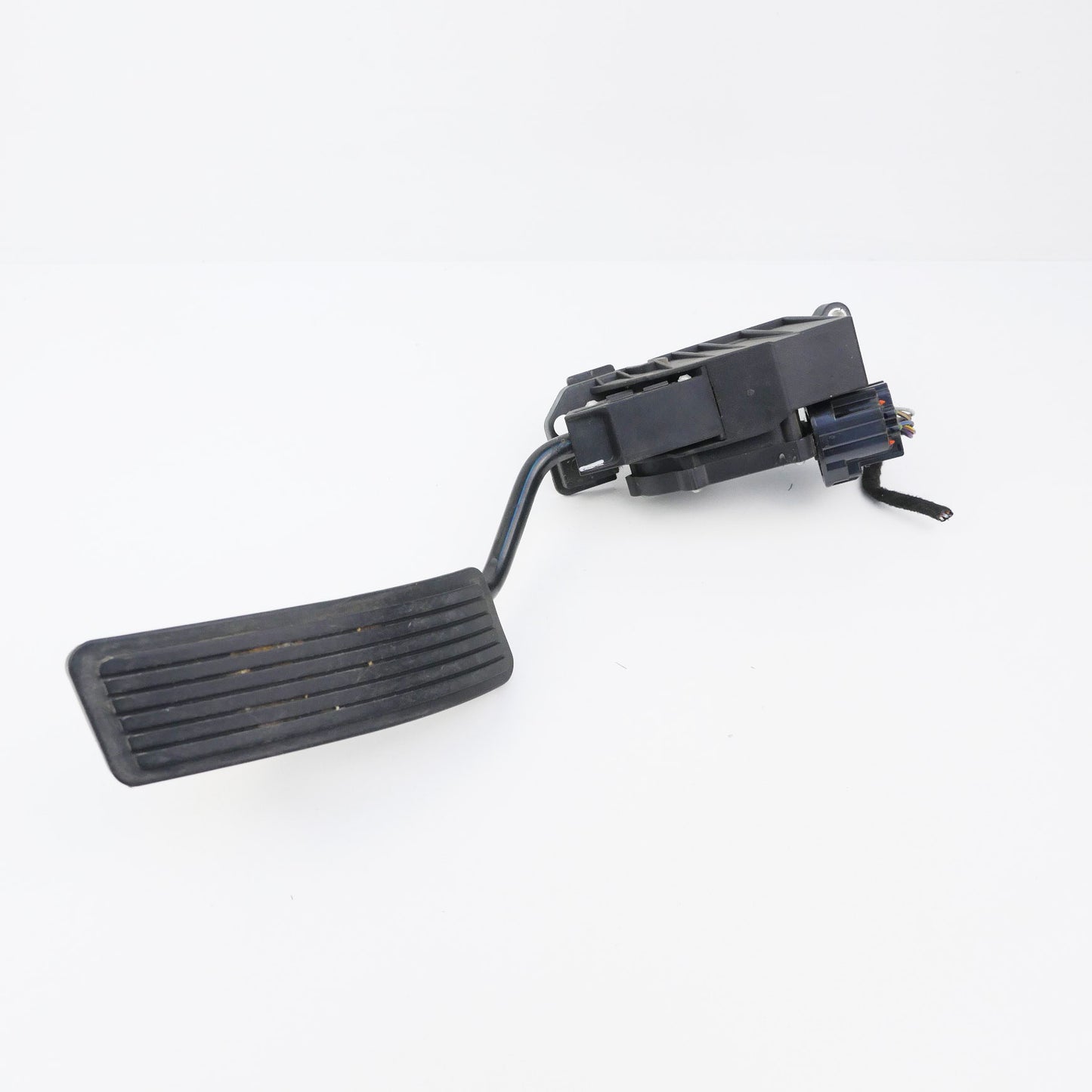 Accelerator Pedal 92183446 V6 - Fits Holden Commodore VZ 2004-2006