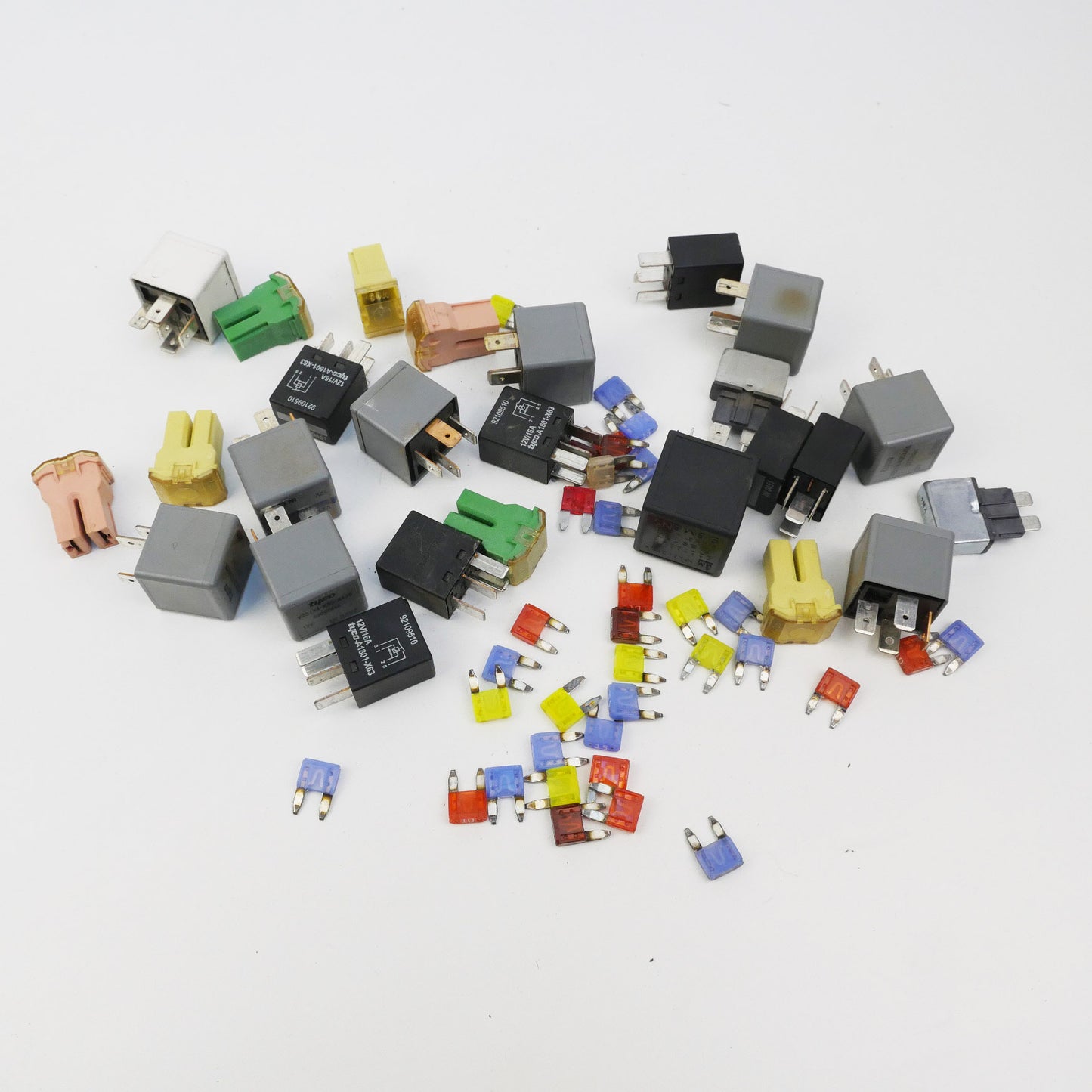 Assorted Fuses and Relays Alloytec Leo - Fits Holden Commodore VZ 2004-2006