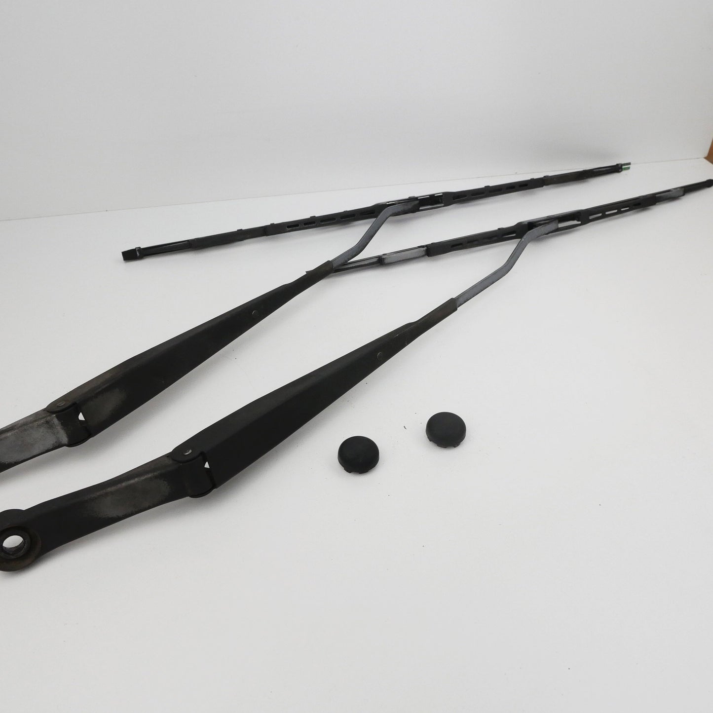 Front Windshield Wiper Arms - Fits Holden Rodeo RA 4X4 4JH1 LX 2003-2008