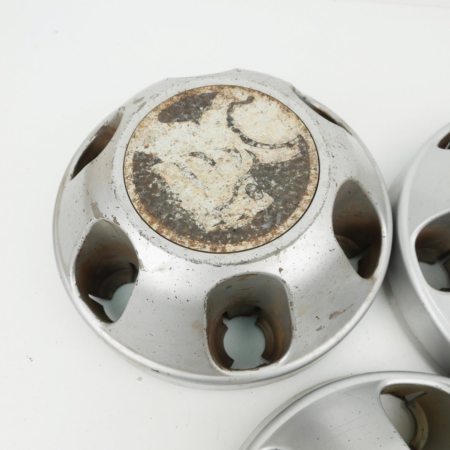 3 x Holden Rodeo Hub Caps 3.0l 4JH1 - Fits Holden Rodeo RA 4X4 4JH1 LX 2003-2008