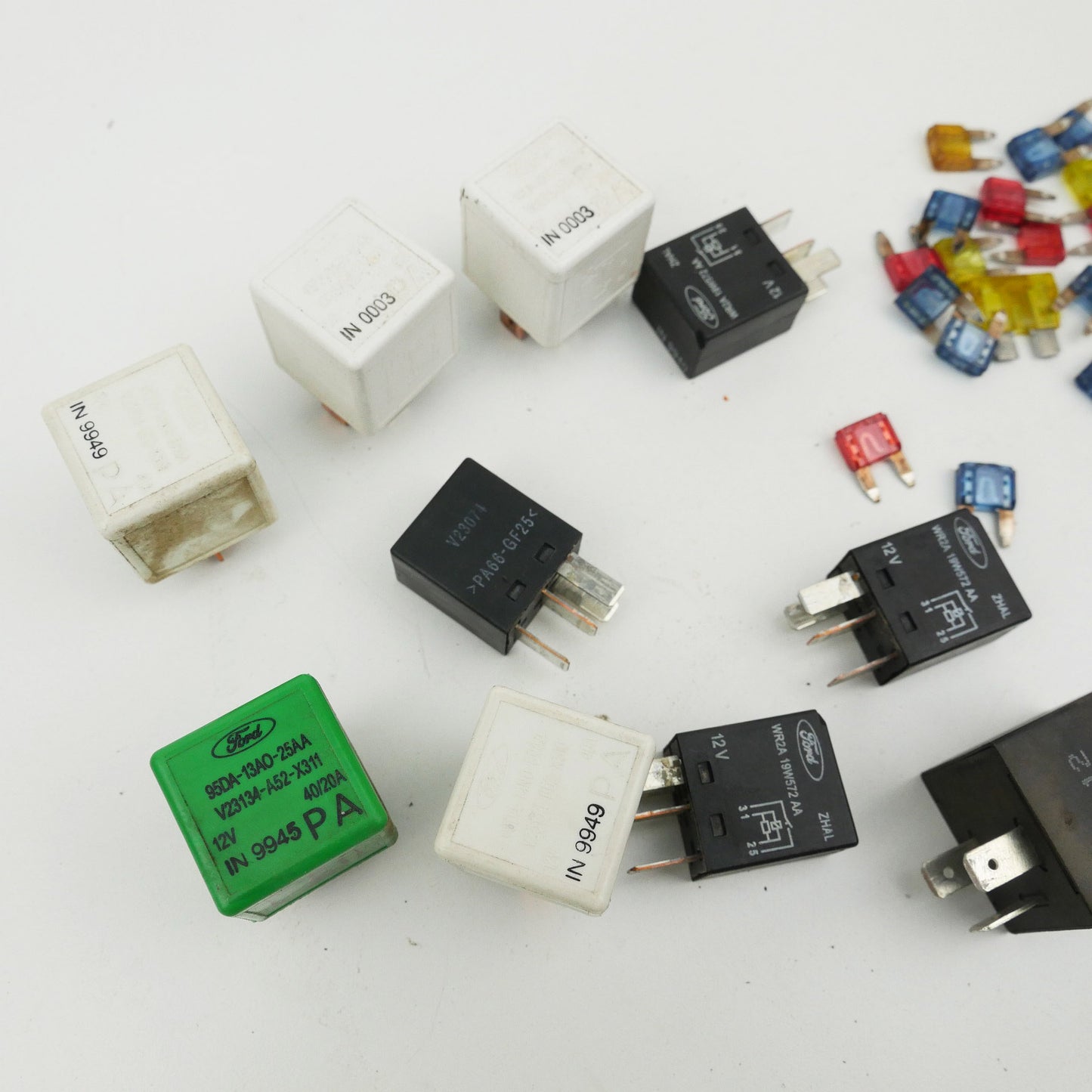 Assorted Fuses and Relays - Fits Ford Falcon AU UTE 1999-2002