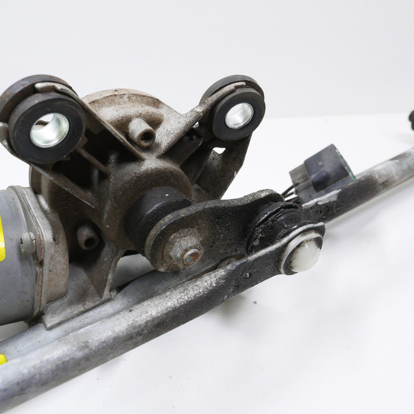Front Windshield Wiper Motor and Linkages - Fits Holden Epica EP CDX 2.5L 2007-2011