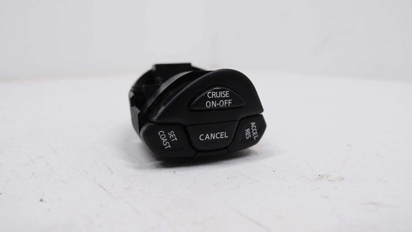 Cruise Control Steering Wheel Buttons - Fits Nissan X-Trail T30 2001-2007