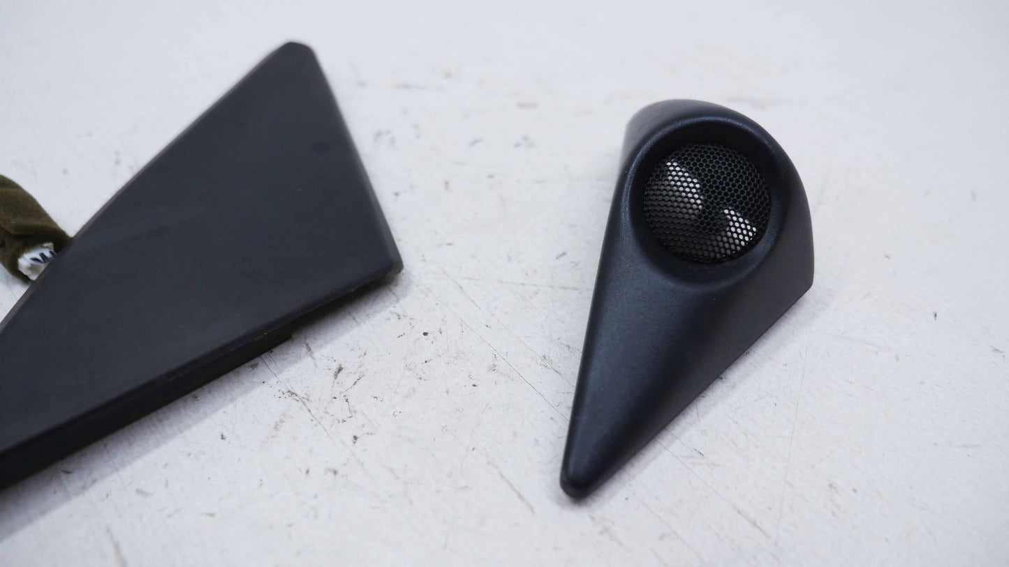 LH Front Door Tweeter, Cover and Exterior Trim - Fits Mitsubishi Verada KL-KW 2003-2005