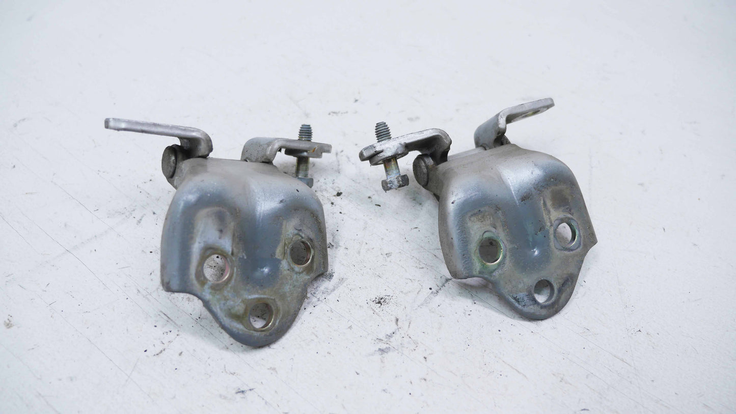 LH Front Door Hinges - Fits Mitsubishi Magna Verada TL-TW-KL-KW 2003-2005
