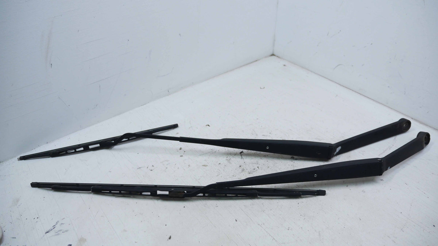 Front Wiper Blade Arms - Fits Nissan X-Trail T30 2001-2007