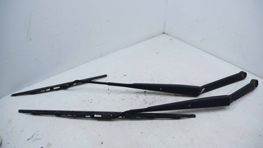 Front Wiper Blade Arms - Fits Nissan X-Trail T30 2001-2007