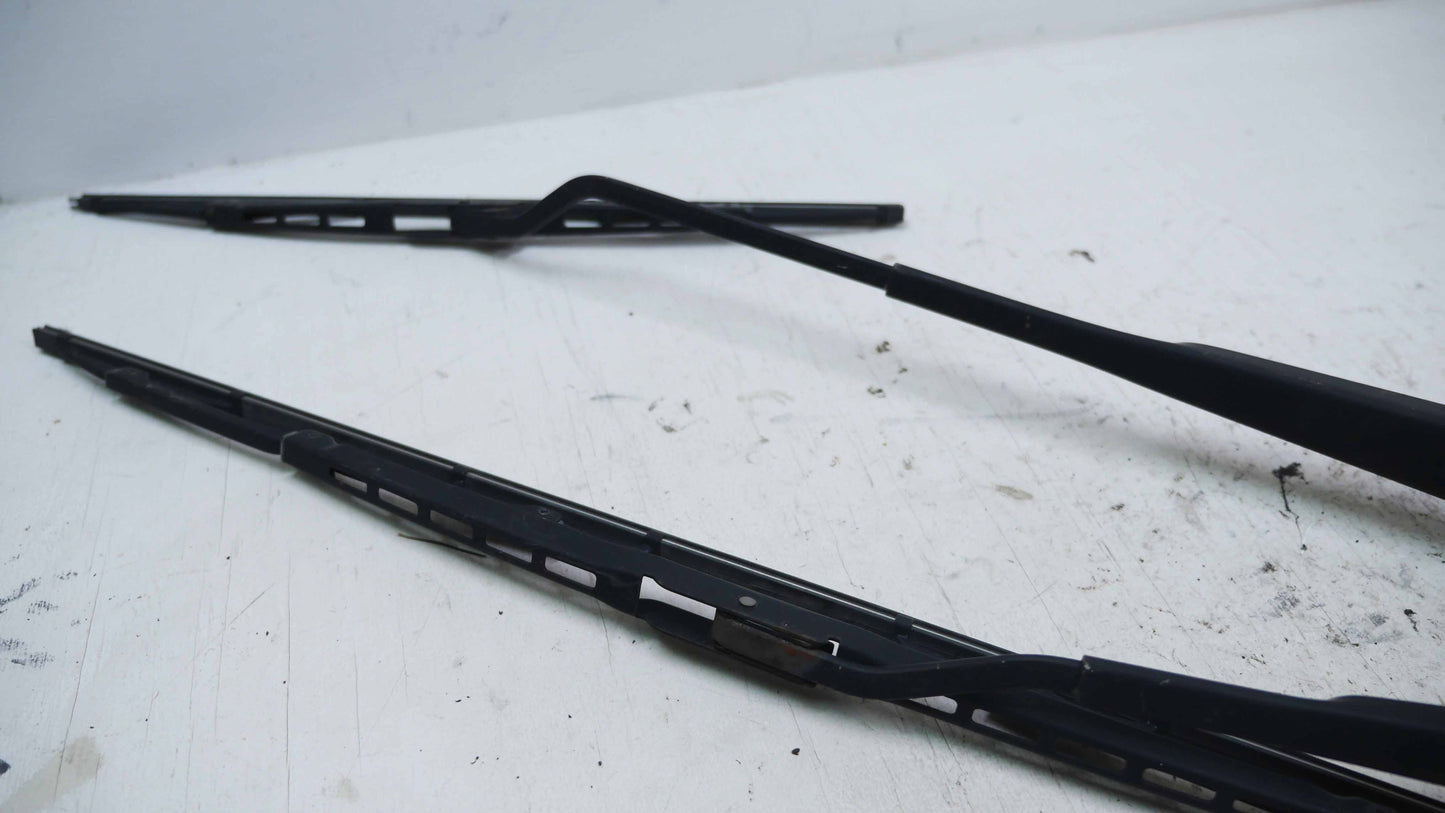 Front Wiper Blade Arms - Fits Nissan X-Trail T30 2001-2007
