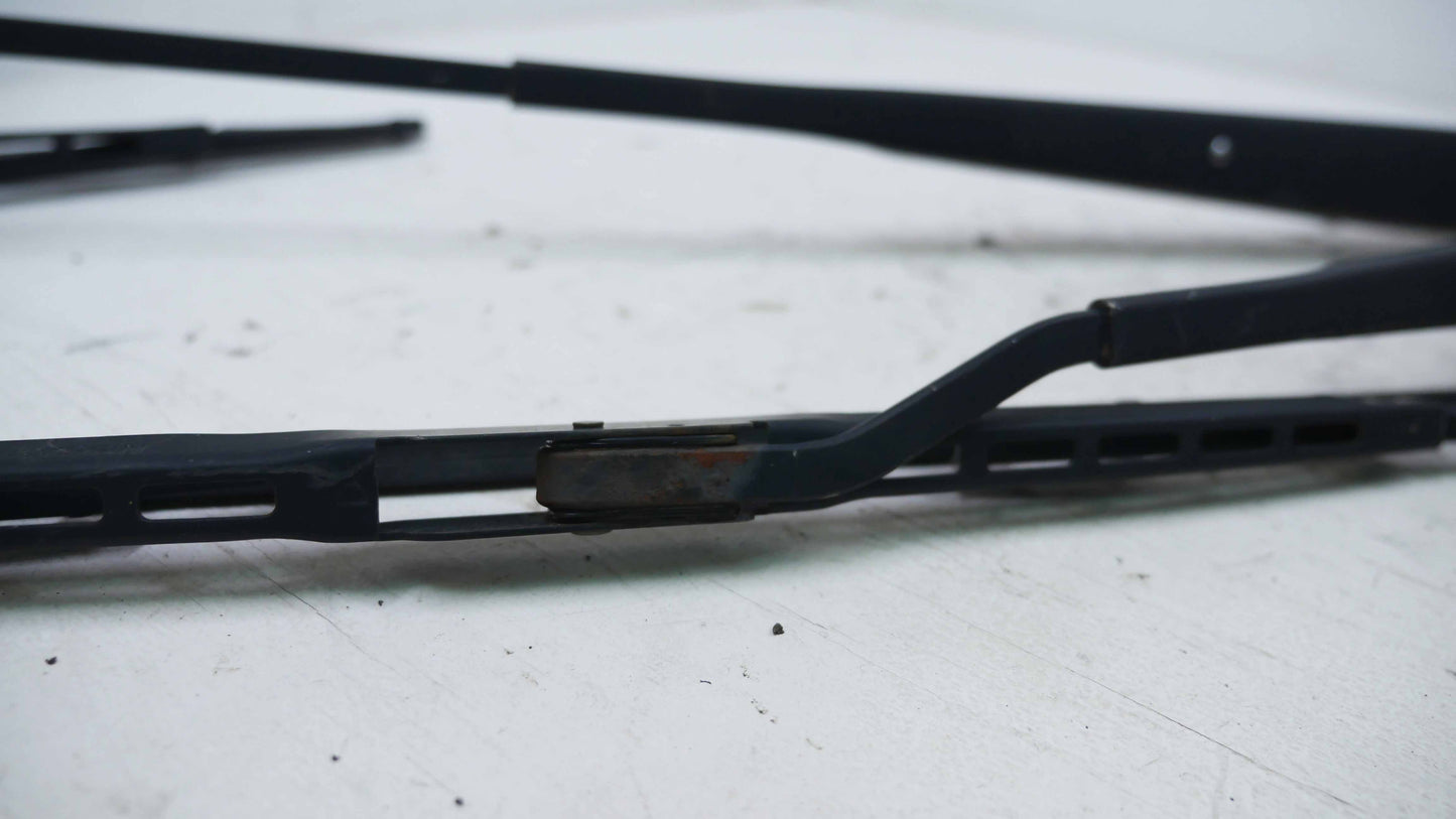 Front Wiper Blade Arms - Fits Nissan X-Trail T30 2001-2007
