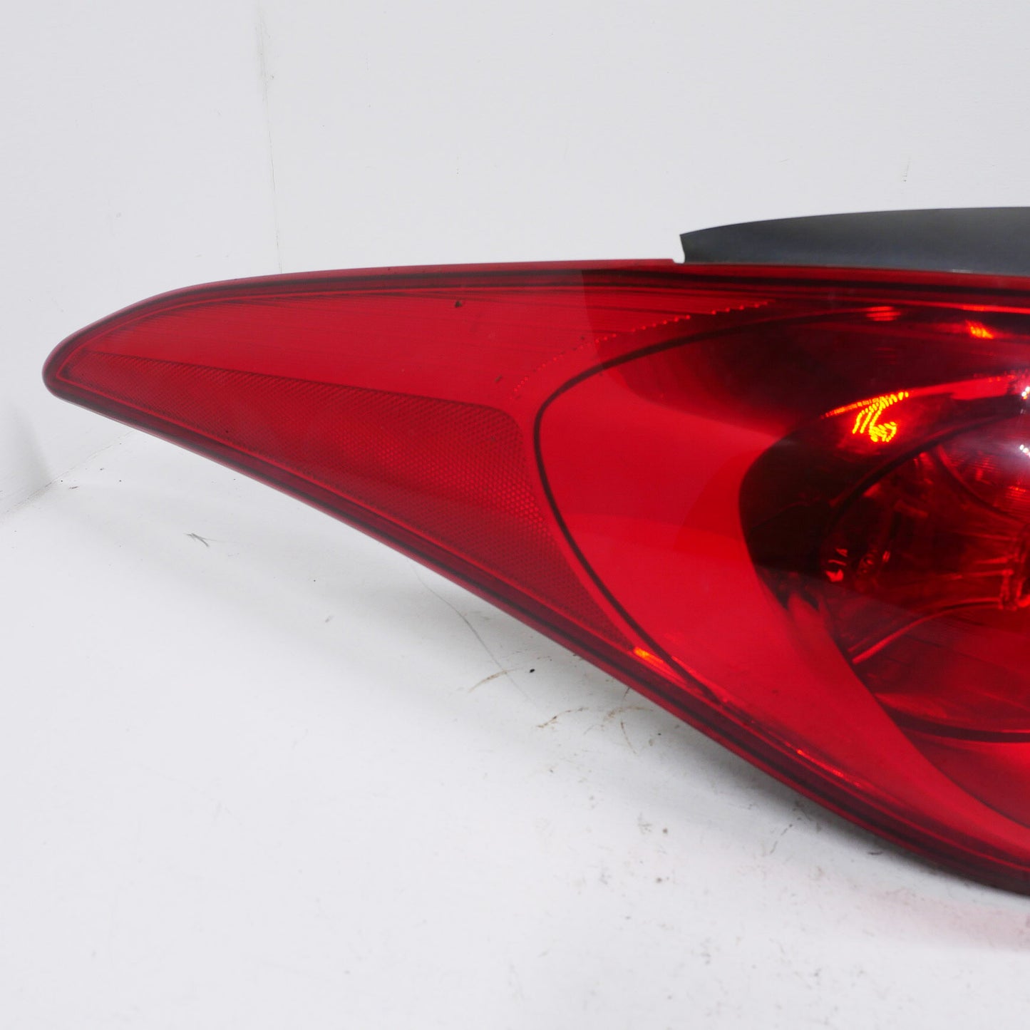 LH Tail Light Lens - Fits Hyundai Elantra MD Premium 2011-2015