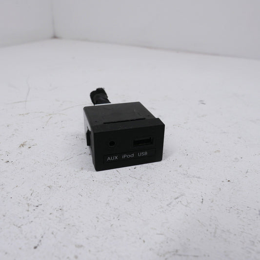 Front Compartment USB and AUX Port - Fits Hyundai Elantra MD Premium 2011-2015