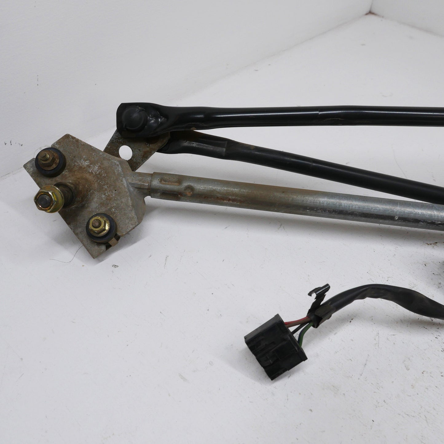 Windscreen Wiper Motor and Linkages AU3 - Fits Ford Falcon AU SR 1998-2002