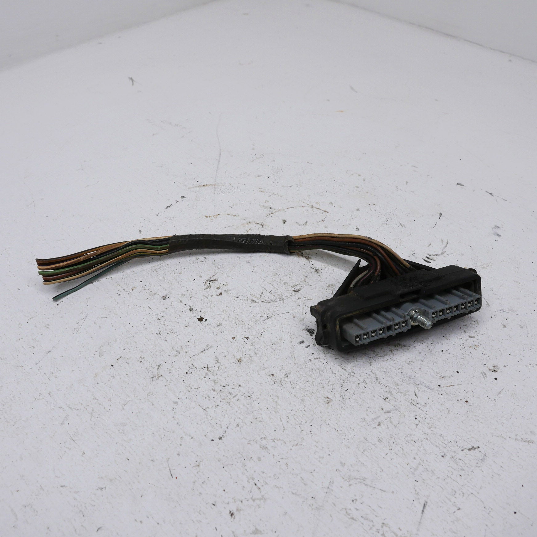 DFI Module Plug and Wires - Fits Holden Commodore VT 1997-2000 – Partr